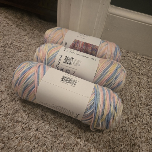 Loops & Threads Multicolor Yarn - Picture 2 of 2